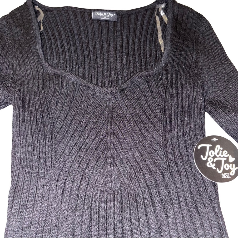 Jolie & Joy Flattering Black V-Neck Ribbed Sweater NWT